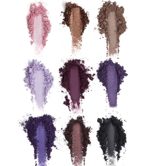 🎉2 X HP🎉 Kylie The Purple Eyeshadow Palette - Picture 10 of 16